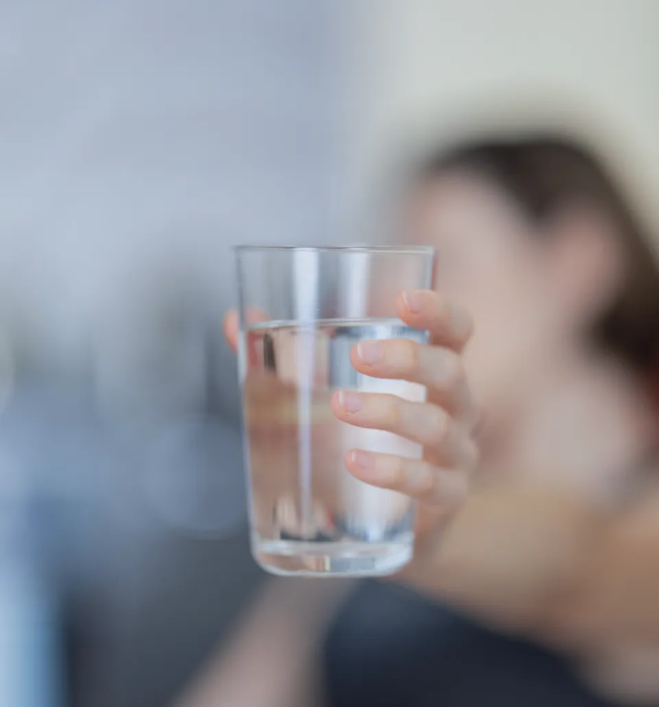 コップに飲み物が入っている画像