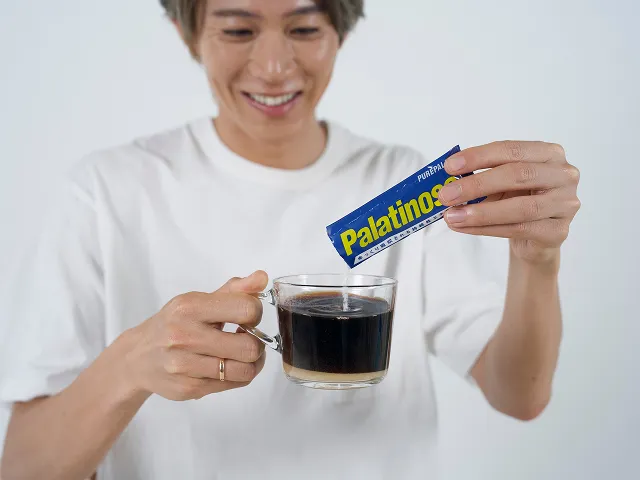 コーヒーにピュアパラを入れる